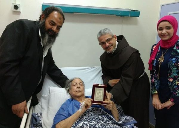 الفنانة-في-مستشفى-شبرا-العام