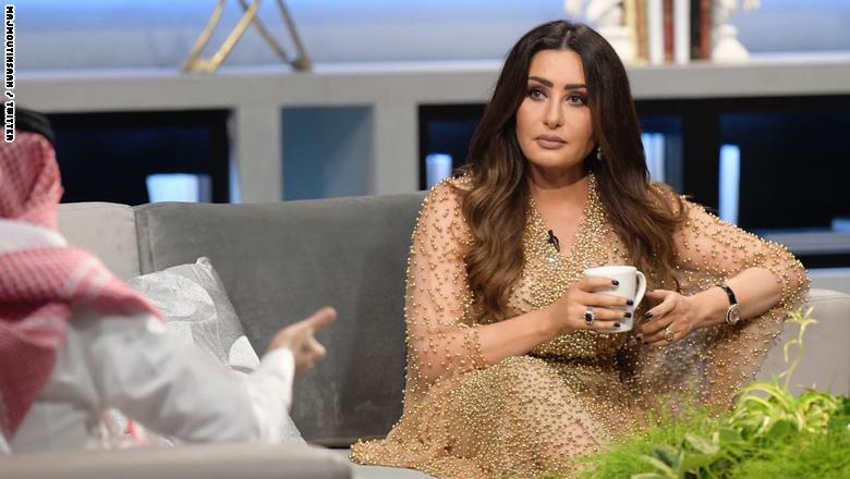 الفنانة لطيفة