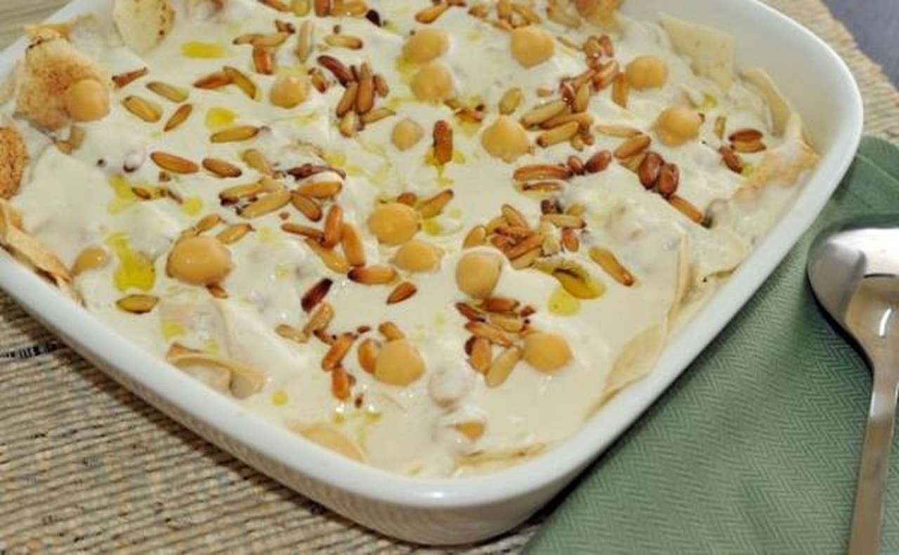 طبق فتة الحمص