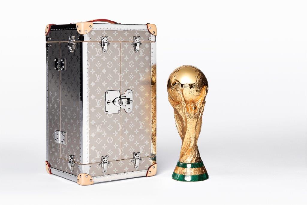حقيبة خاصة من لويس فويتون لحماية كأس العالم اليوم