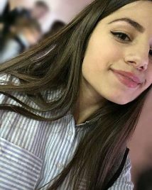 أنجلينا عمرها 18 عاما