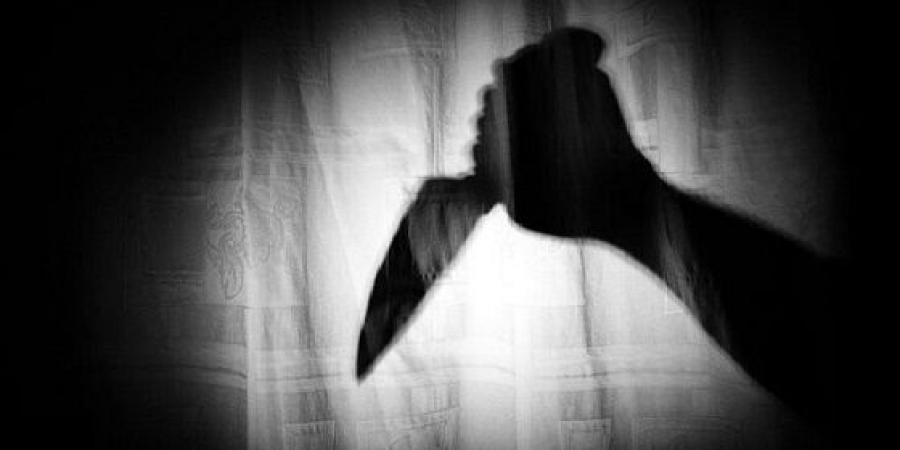 بسبب قرض بنكي.. ذبح حماته بسكين لسرقة ذهبها