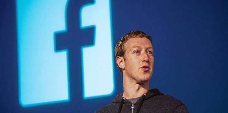مؤسس فيسبوك يعترف: أخطأت وأستحق الإقالة