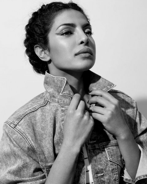 الفنانة-البوليوودية-تفاجئ-جمهورها-بتغيير-شكلها-وادوارها