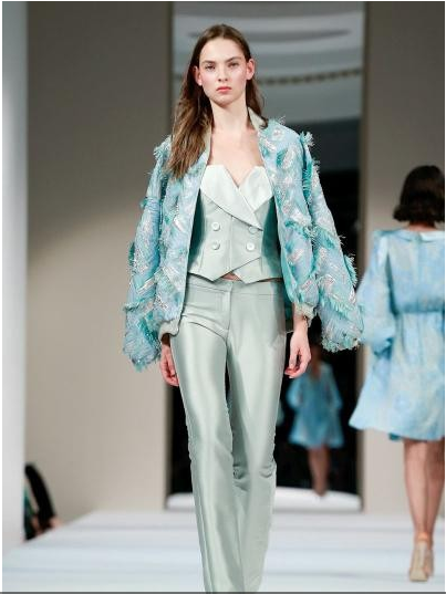 بدلة-سهرة-من-أليكسيس-مابيل