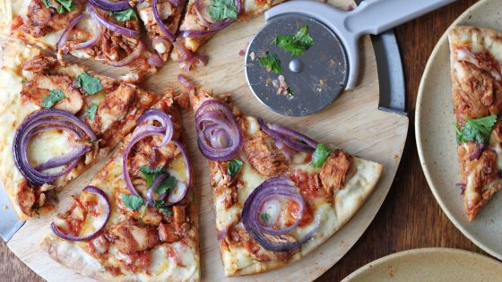 بيتزا الدجاج بالباربكيو