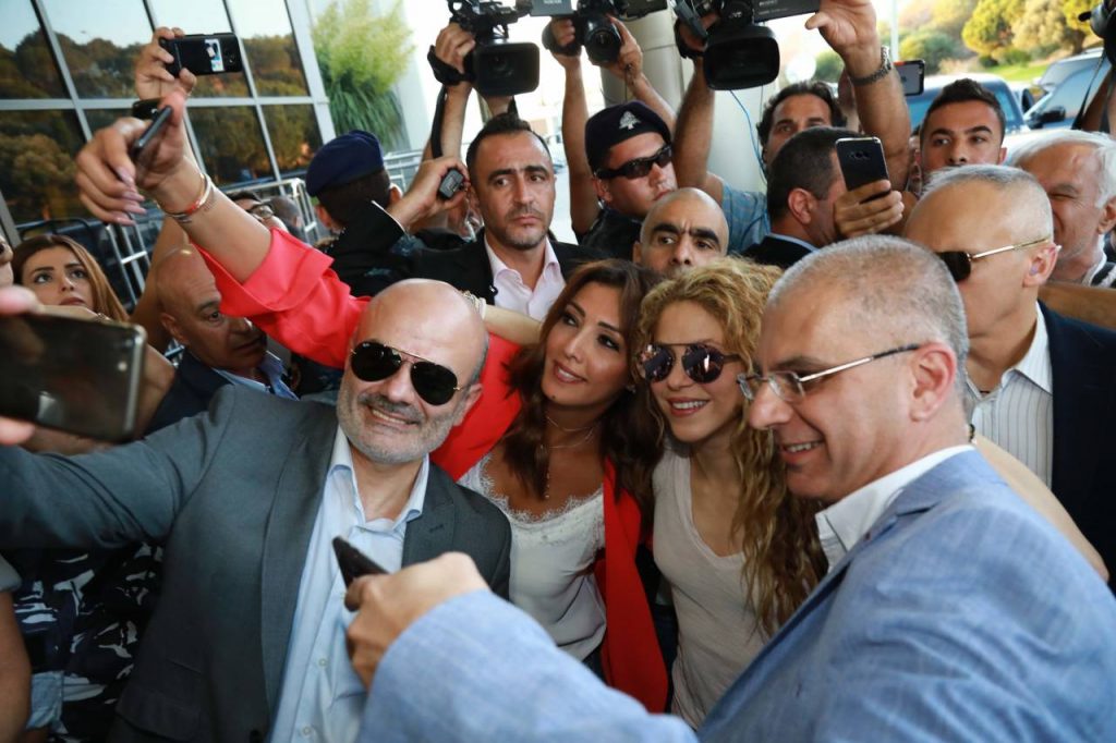 شاكيرا-تزرع-شجرتين