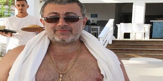  3 جميلات يقتلن والدهن بطريقة وحشية بعد اغتصابهن