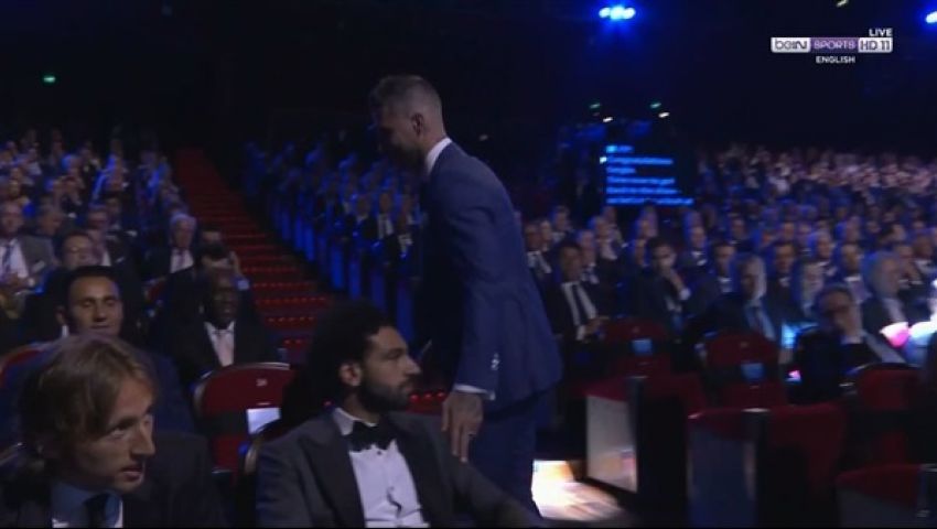 محمد صلاح يتجاهل راموس بعد جائزة "مدافع الموسم"