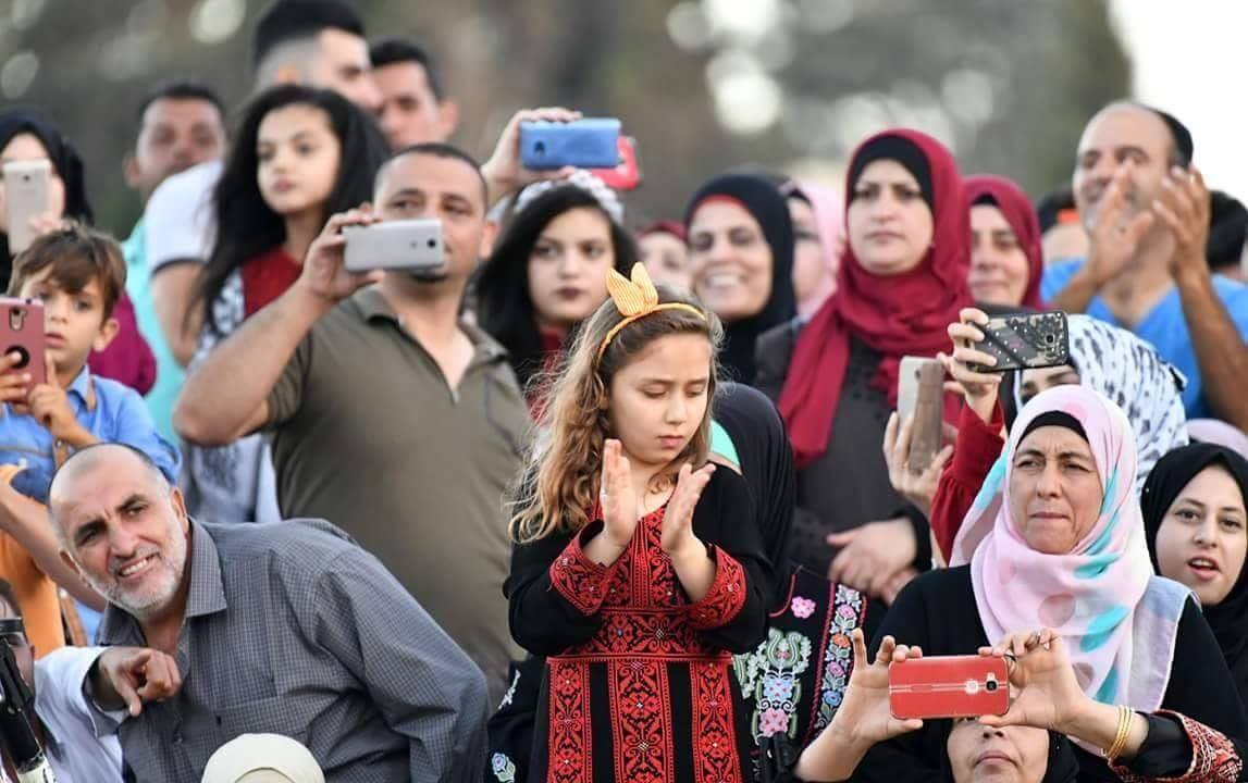 زفاف 500 عريس وعروس فلسطينية في حفل زفاف جماعي
