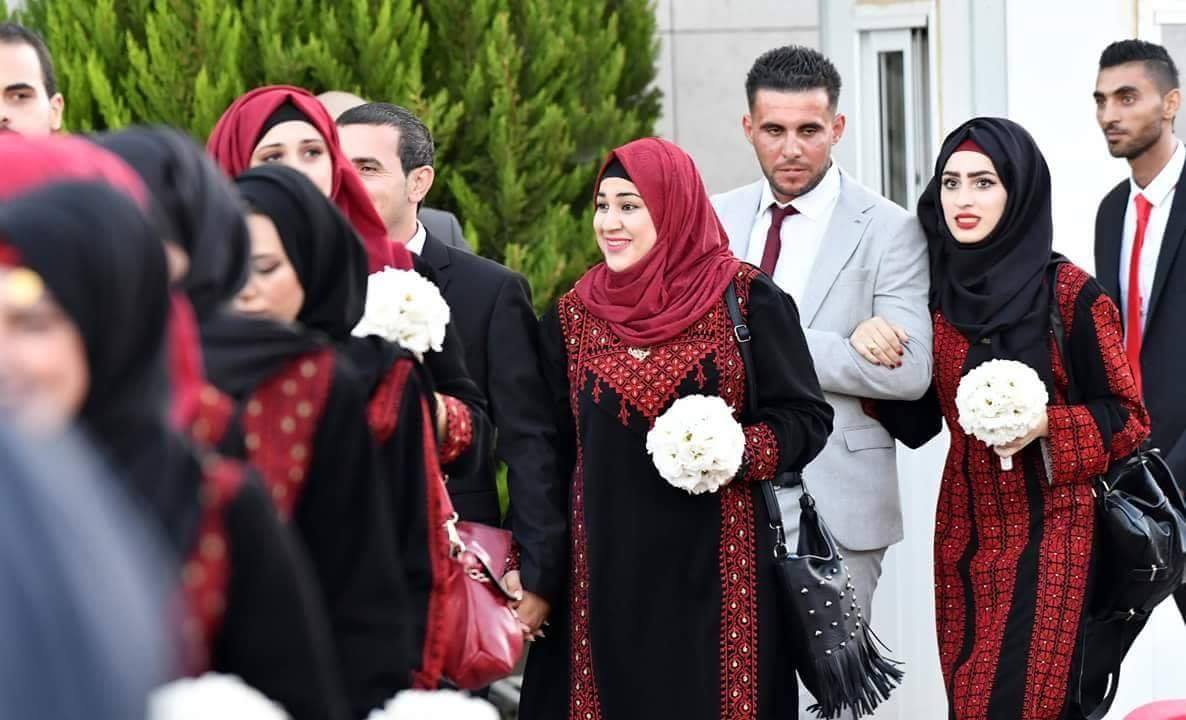 زفاف 500 عريس وعروس فلسطينية في حفل زفاف جماعي