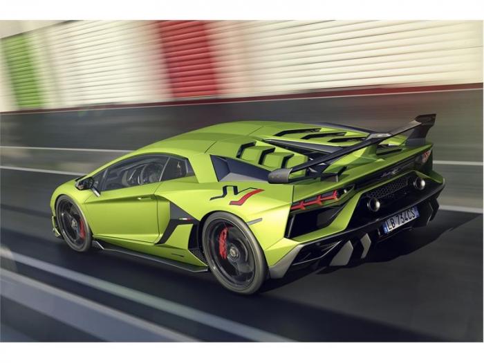 بالصور.. لامبورغيني تطلق أسرع سيارة على كوكب الأرض