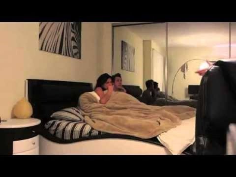 زوج يوثق خيانة زوجته بالصوت والصورة مع زوج والدتها