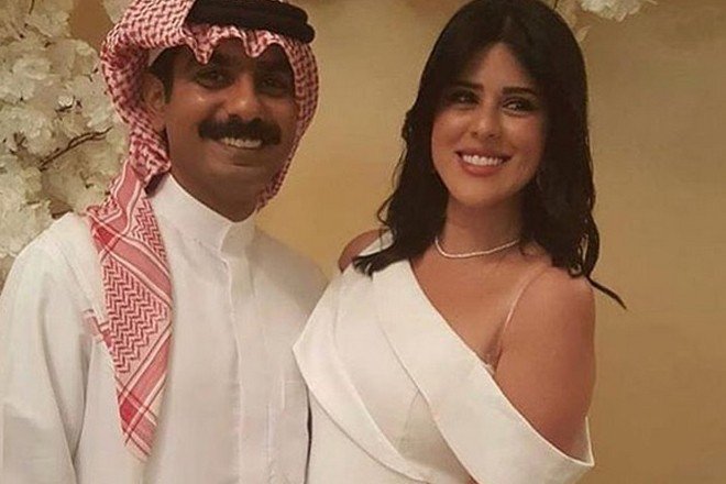 العروسين في عقد القران