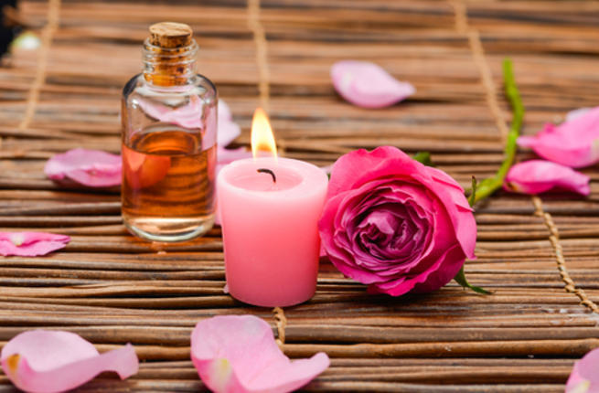 فوائد زيت الورد