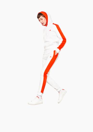 ملابس-رياضية