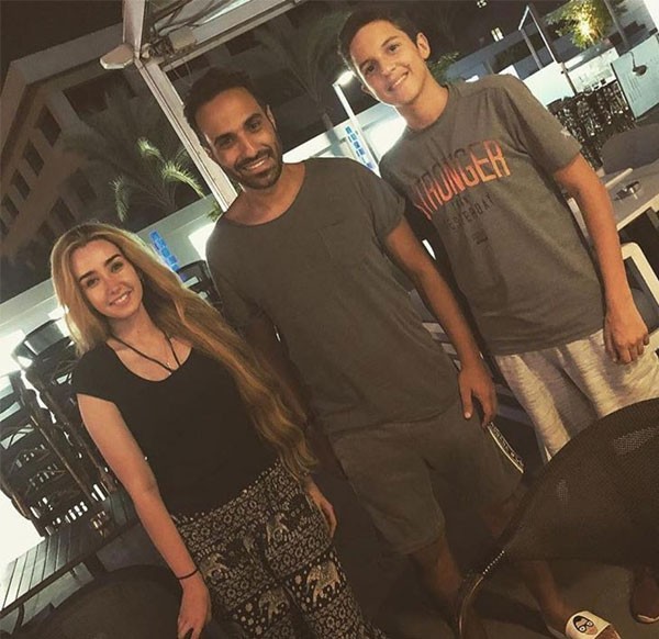 هنا-الزاهد-تصغر-احمد-ب13-عام