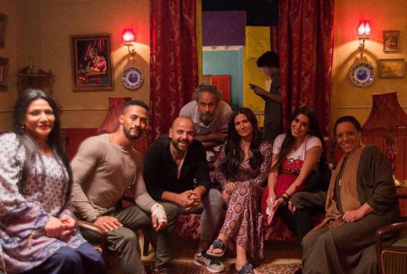 ياسمين-صبري-مع-فريق-عمل-الفيلم