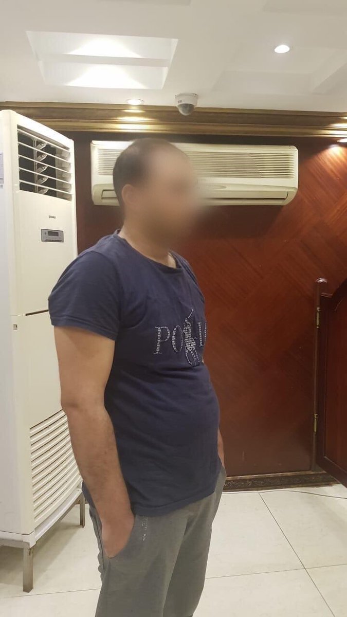 بالفيديو.. ضبط وافد مع سعودية في مخالفات قانونية لطبيعة العمل بالسعودية