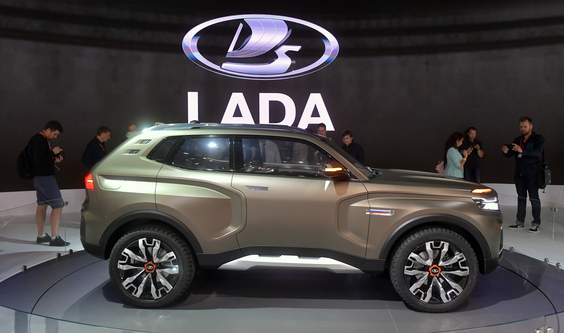 لادا تستعرض سيارة "نيفا" الجديدة بكافة تفاصيلها