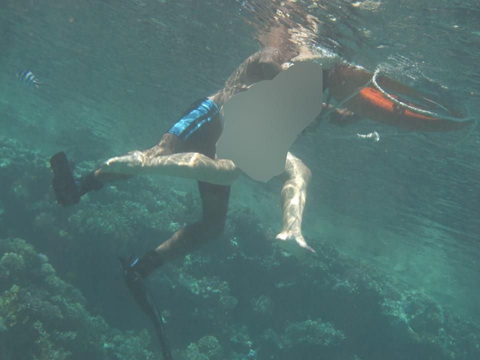 مدرب سباحة تحرش بسائحة وغطاس يوثق الواقعة من تحت الماء