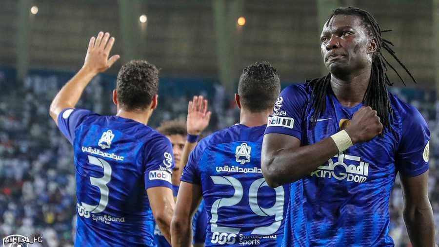 الهلال يتقاسم الصدارة مع النصر في الدوري السعودي