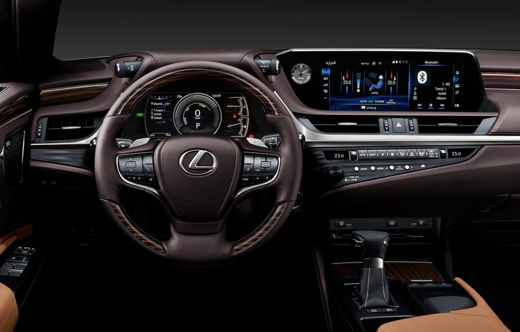بالصور.. طرح سيارة Lexus ES هجينة في الإمارات