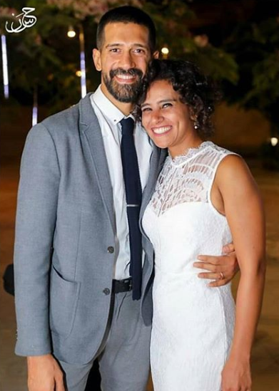 احمد مجدي مع عروسته