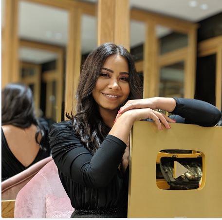 شيرين مع الدرع