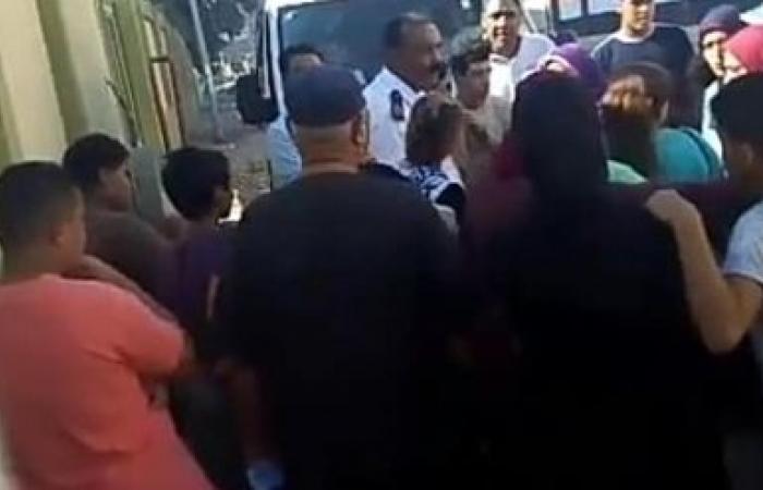 ذهبت لاصطحاب ابنها من المدرسة.. فأطلق زوجها عليها النار!