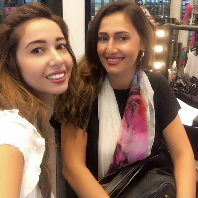 اطلالة-حلا-شيحة-بالمكياج