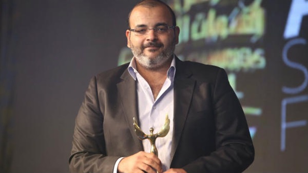 الشاعر ايمن بهجت قمر