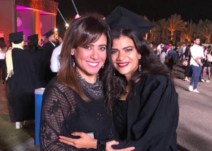 نشوى-مصطفى-تحتفل-بتخرج-ابنتها