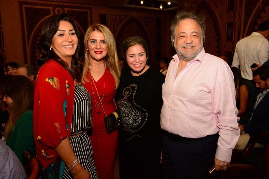 وفاء-عامر-وزوجها-مع-رانيا-محمود-ياسين-وصابرين