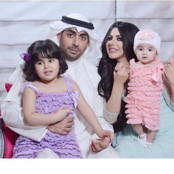 حليمة-بولند-مع-زوجها-الاول-وبناتها