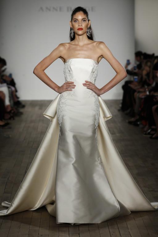 فستان-زفاف-مزين-بالفيونكة