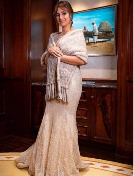 حلا خفي احدث جلسة تصوير لها