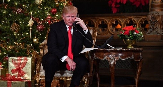دونالد ترامب يتسبب في إحراج طفل بسبب  بابا نويل!