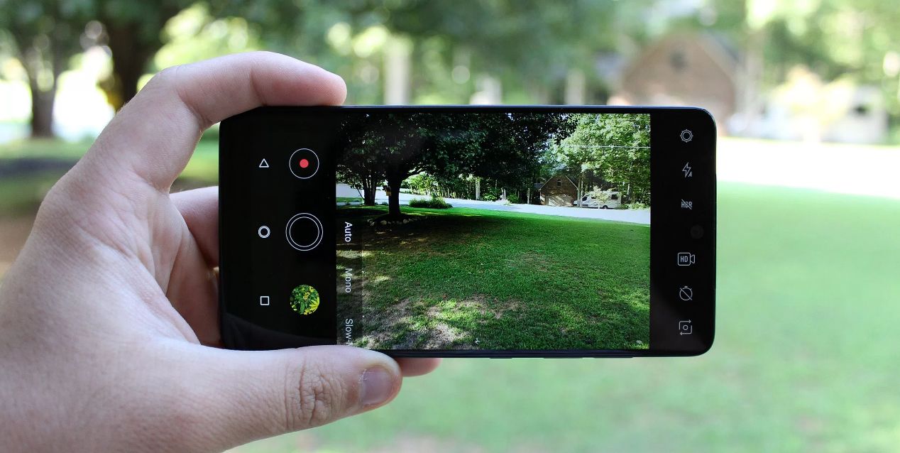 امرأة تحصد 40 ألف جنيه إسترليني بسبب صورة كاميرا الهاتف!