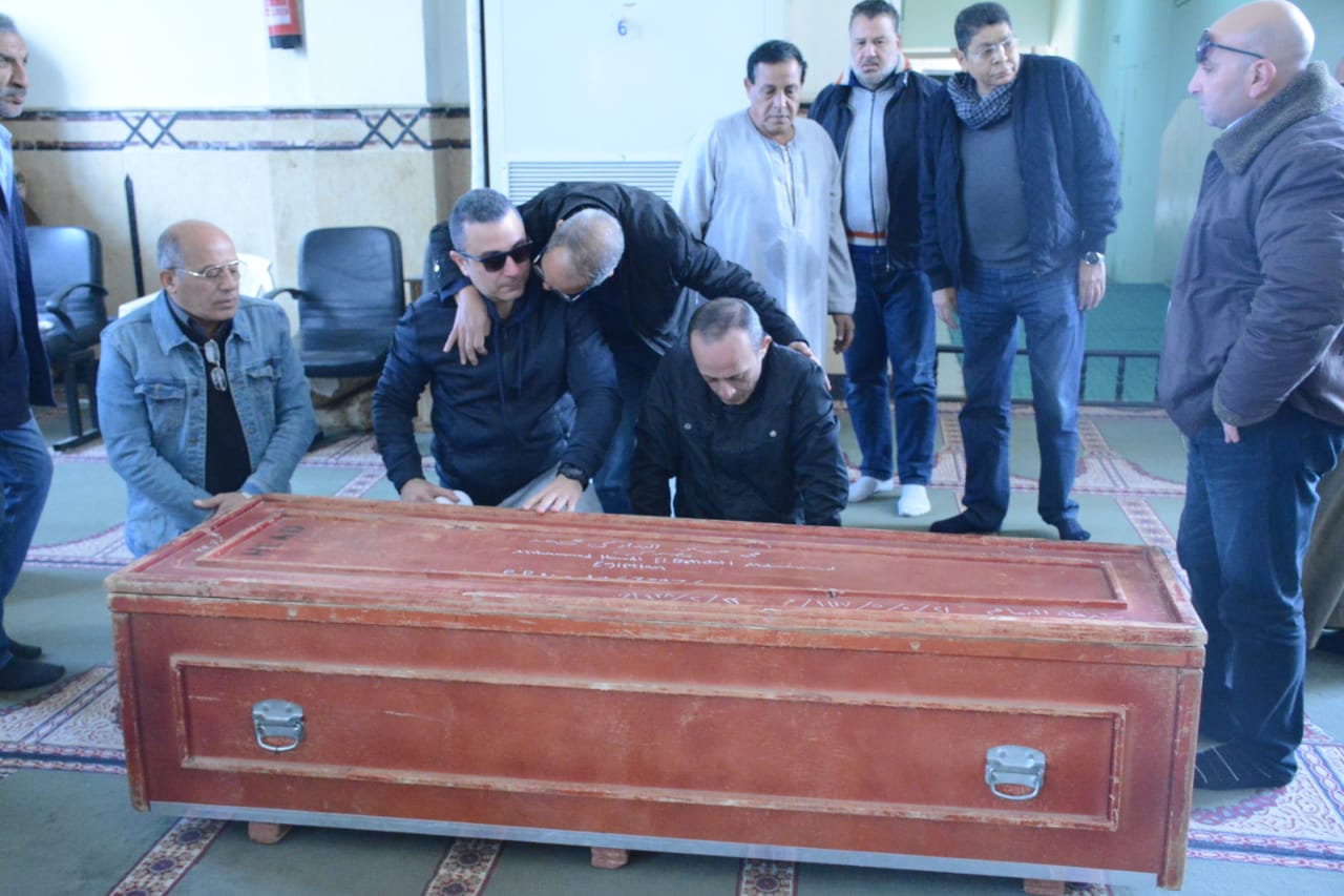 أحمد-سعيد-عبدالغني-في-صلاة-الجنازة