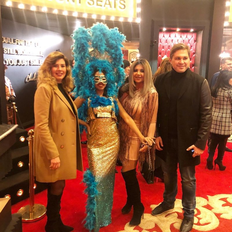 رانيا-فريد-شوقي-وزوجها-وبوسي-شلبي-في-العرض-الخاص-في-مسرحية-3-ايام-في-الساحل