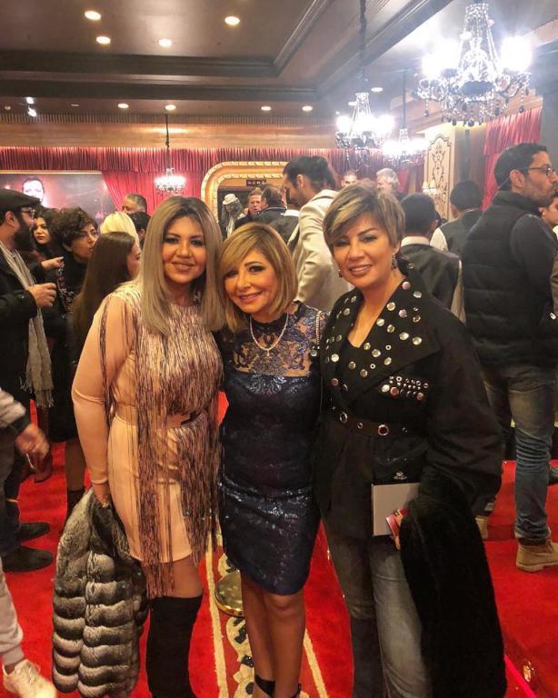 مفيدة-شيحة-وبوسي-شلبي-ولميس-الحديدي-في-العرض-الخاص-في-مسرحية-3-ايام-في-الساحل