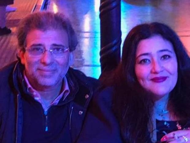 خالد-يوسف-وزوجته-الفنانة-التشكيلية-السعودية-شاليمار-شربتلي