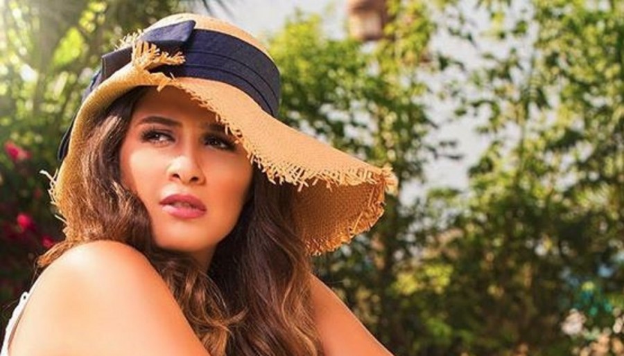 ياسمين عبد العزيز