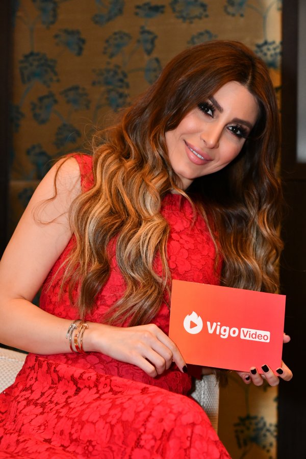 يارا تحيي حفل توزيع جوائز البث المباشر لفيقو فيديو