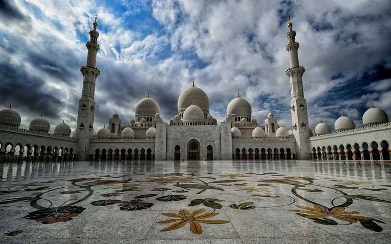 مسجد عربي يدخل ضمن قائمة أشهر الأماكن السياحية في العالم!