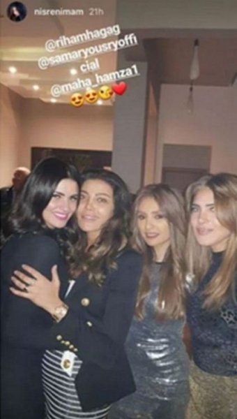 ريهام حجاج مع صديقاتها