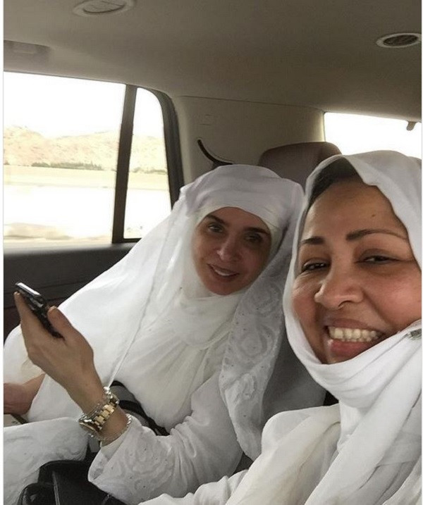 صور-الراقصة-دينا-في-العمرة