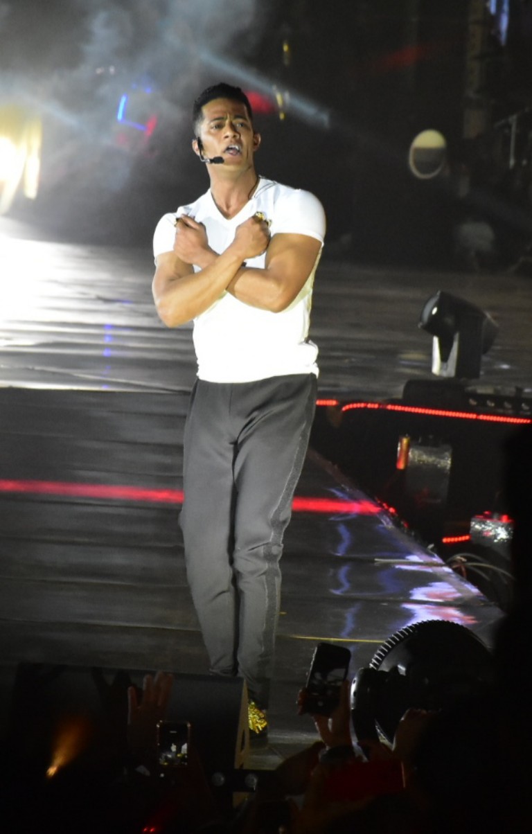 محمد-رمضان-يقدم-اشهر-اغانيه
