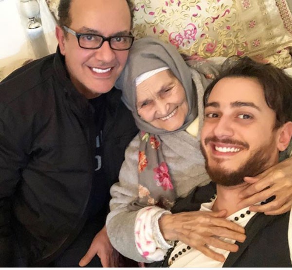 سعد المجرد مع والده وجدته